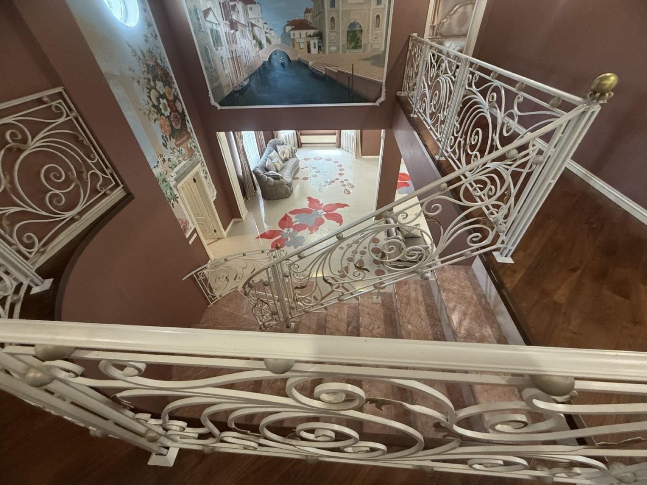 3-этажный коттедж, 420 м²