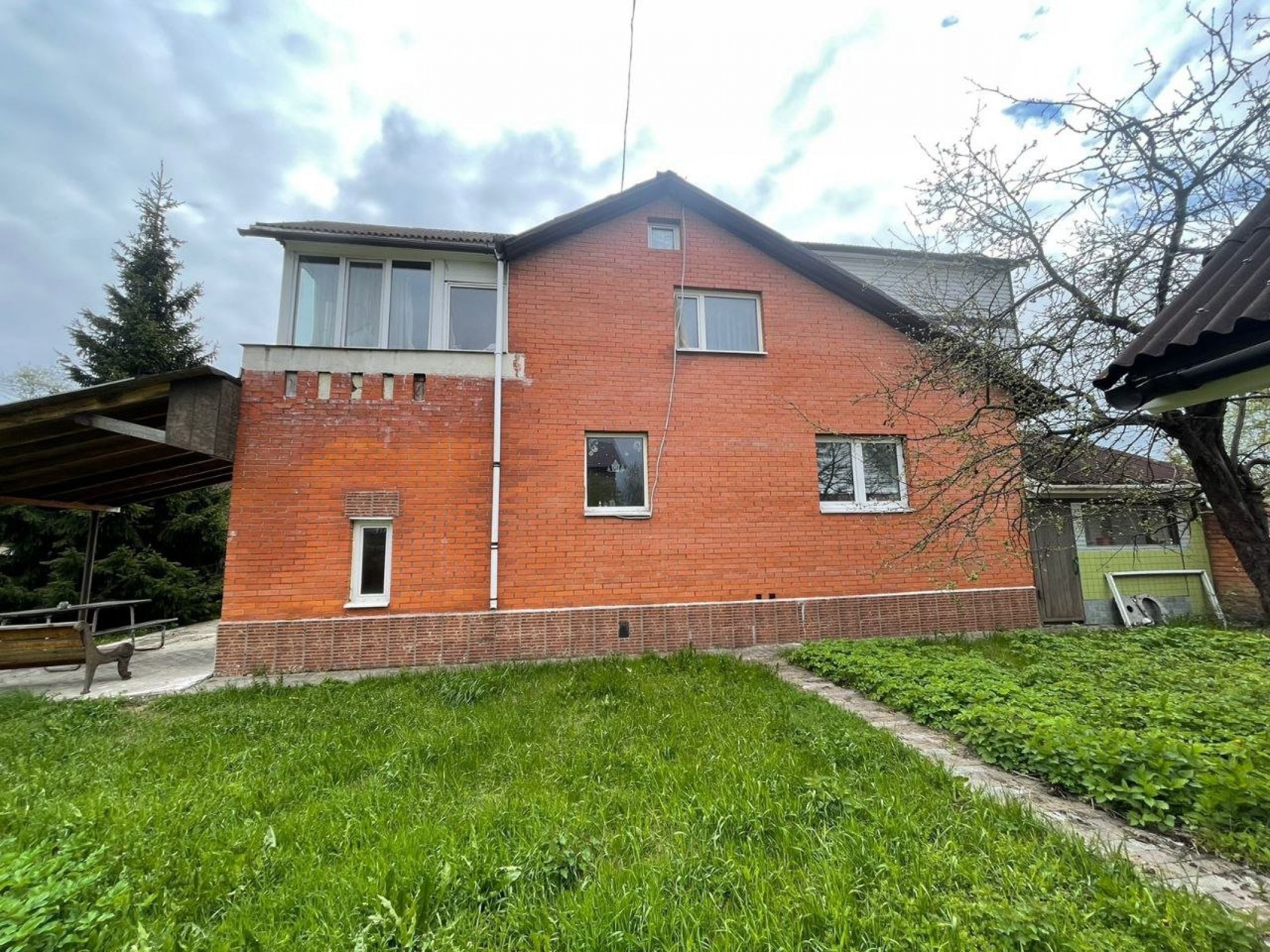 3-этажный дом,300 м²