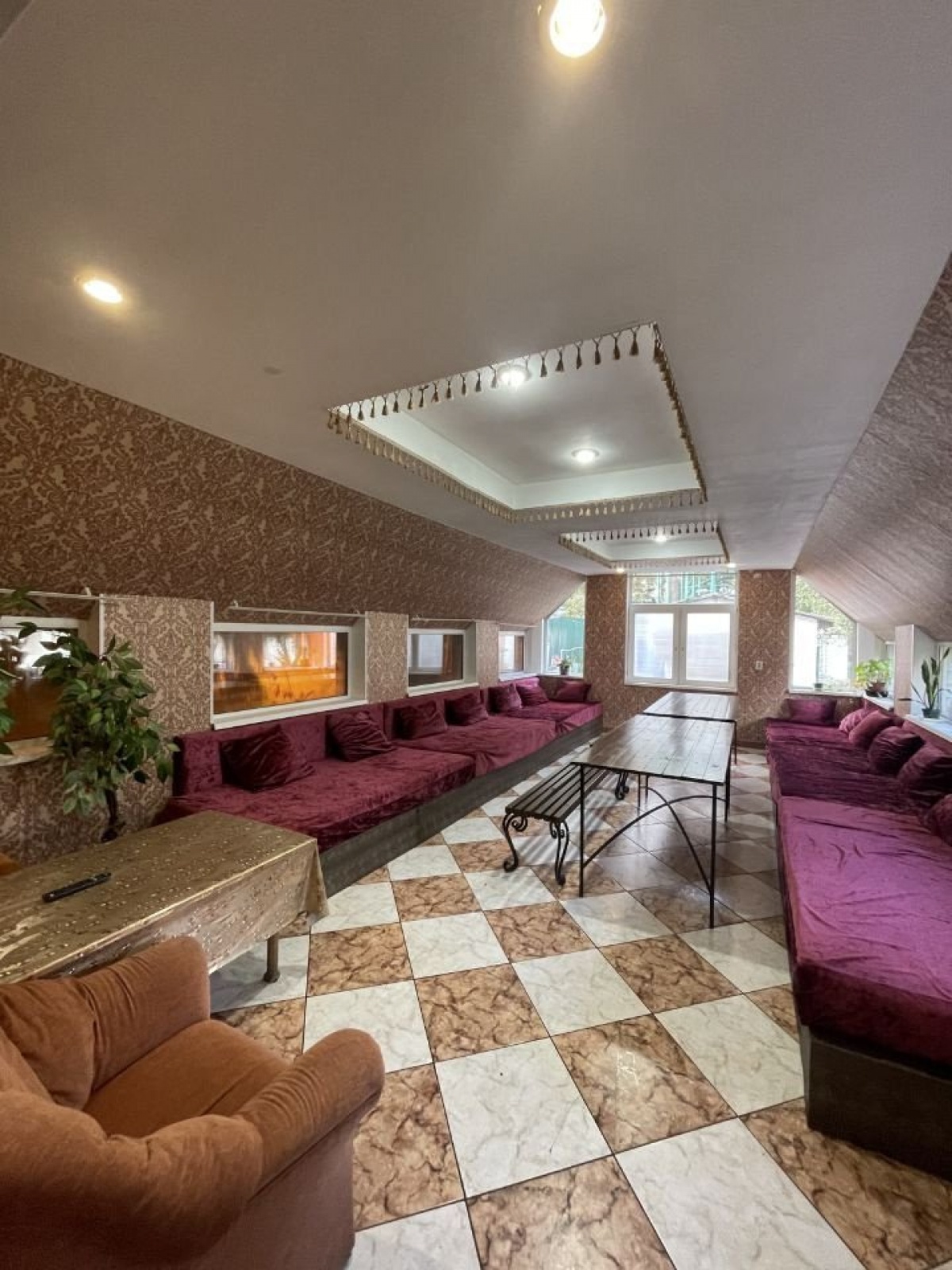 3-этажный дом, 600 м²