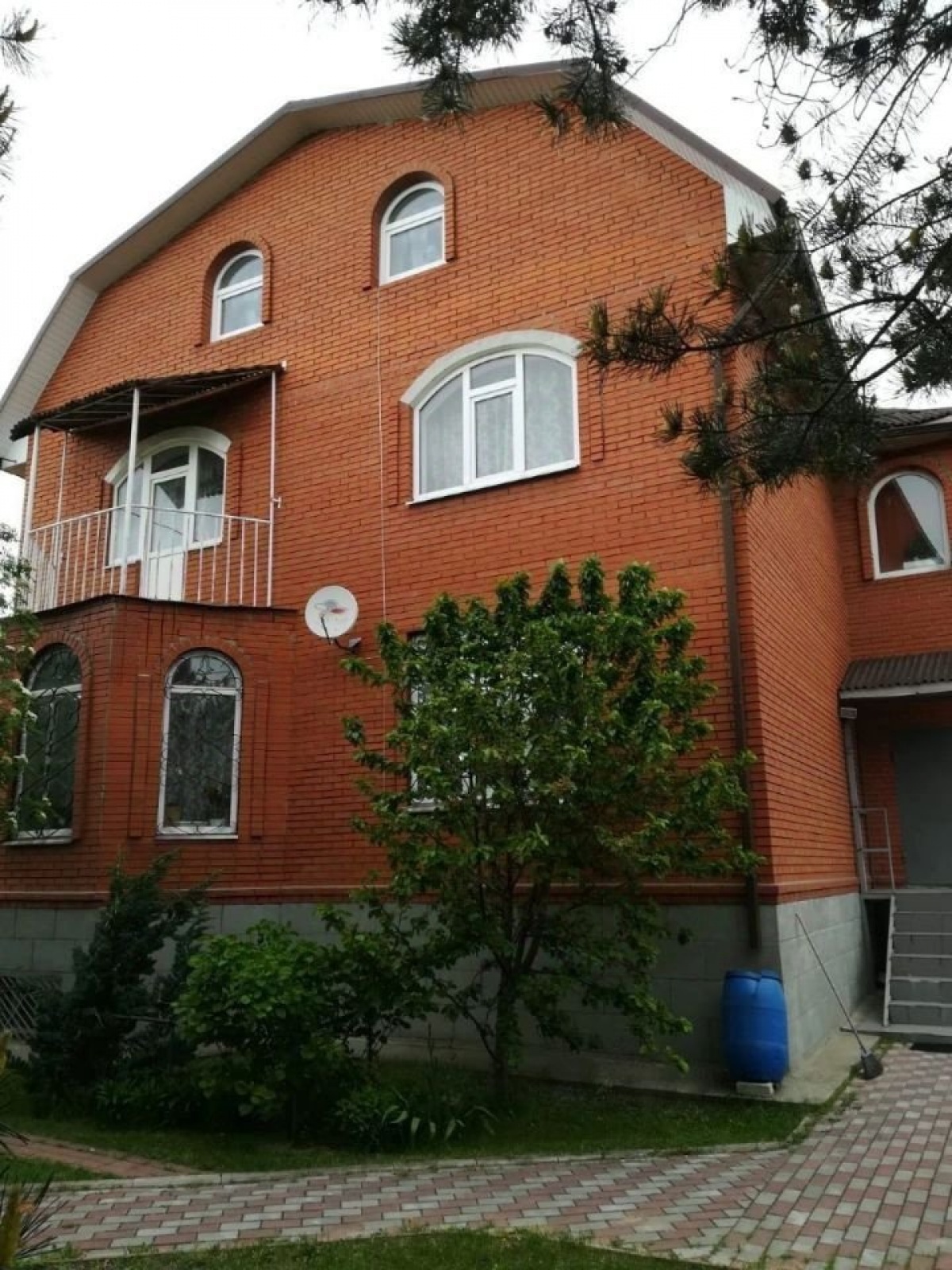 3-этажный дом, 450 м²