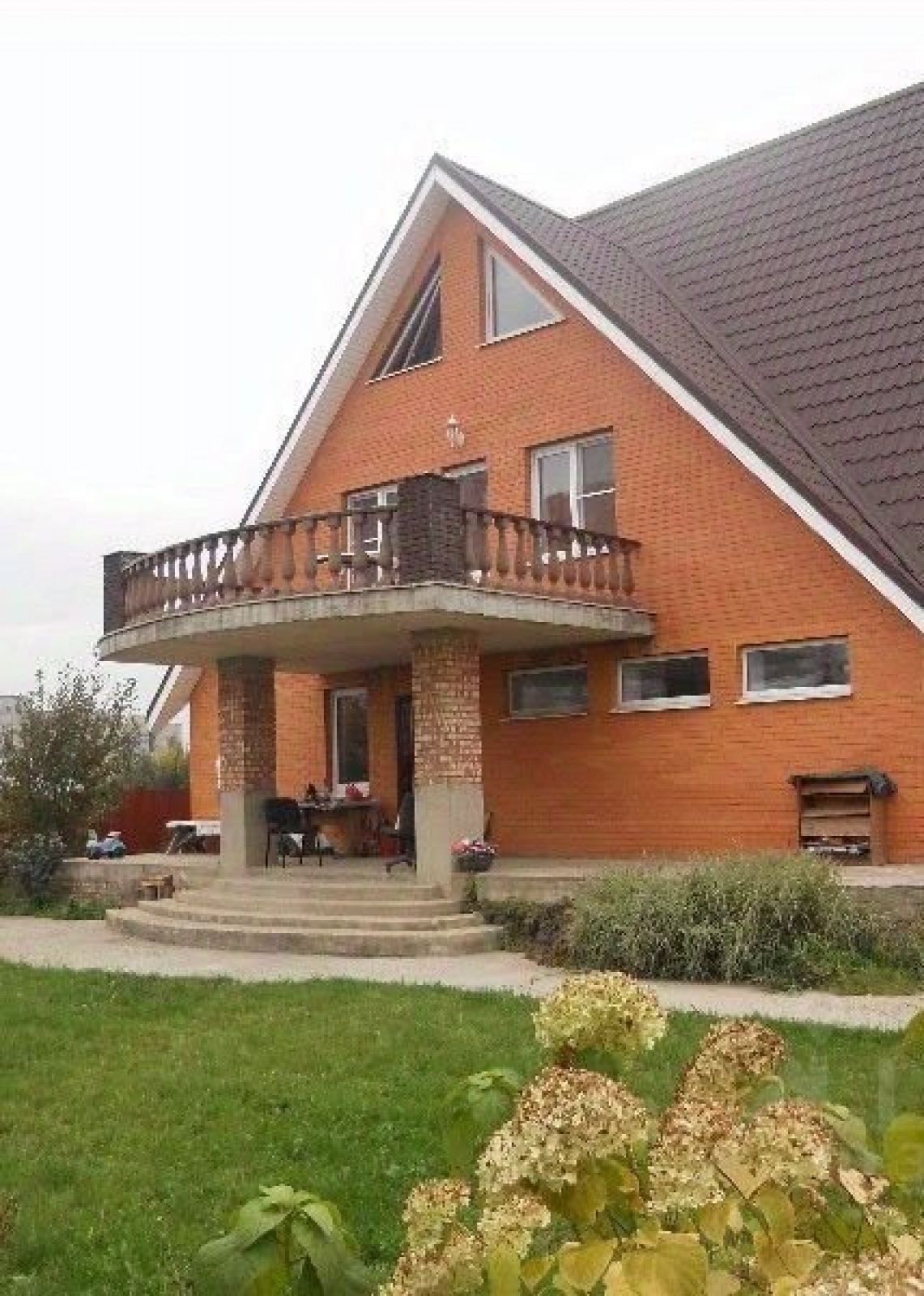3-этажный дом, 300 м²