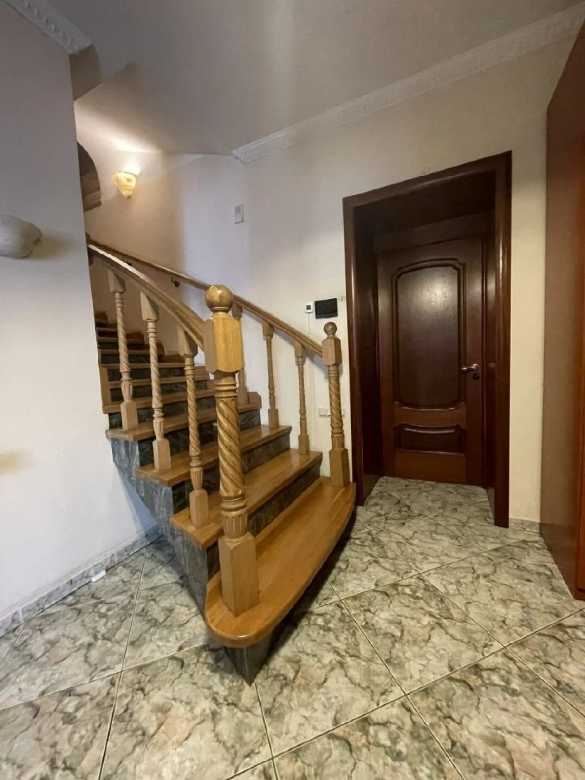 40% часть 3-этажного дома, 300 м²