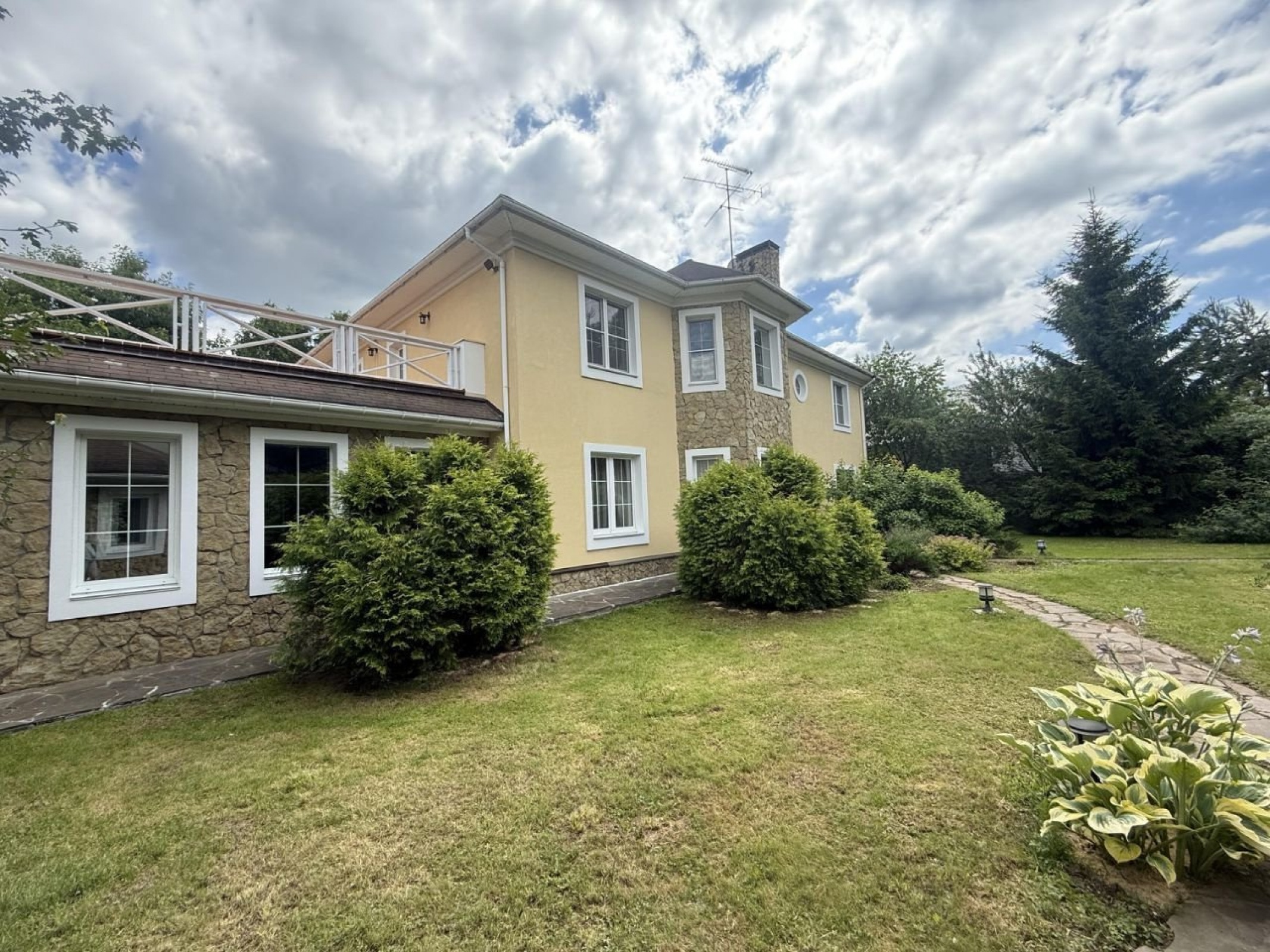 3-этажный коттедж, 420 м²