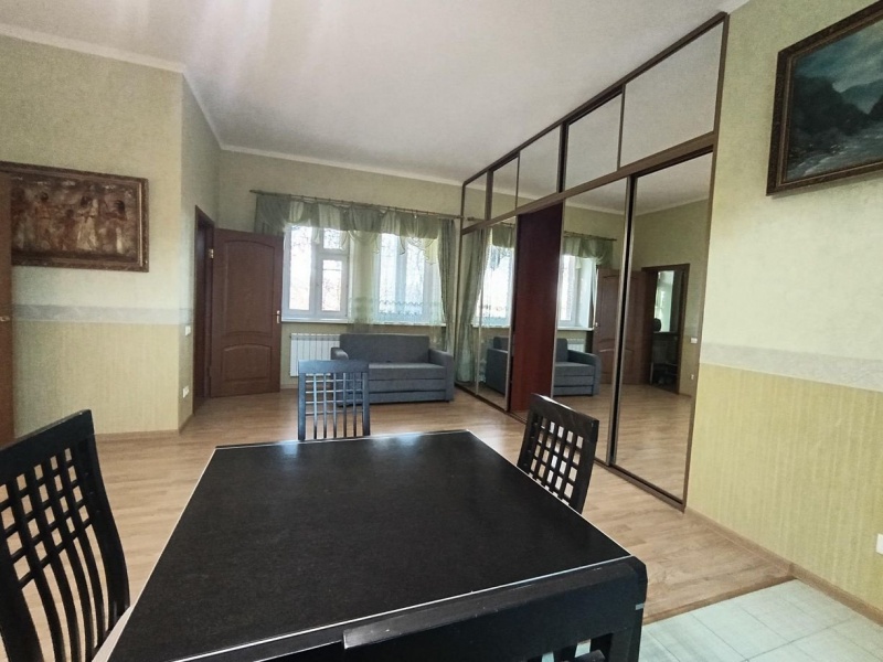 2-этажный таунхаус, 200 м²
