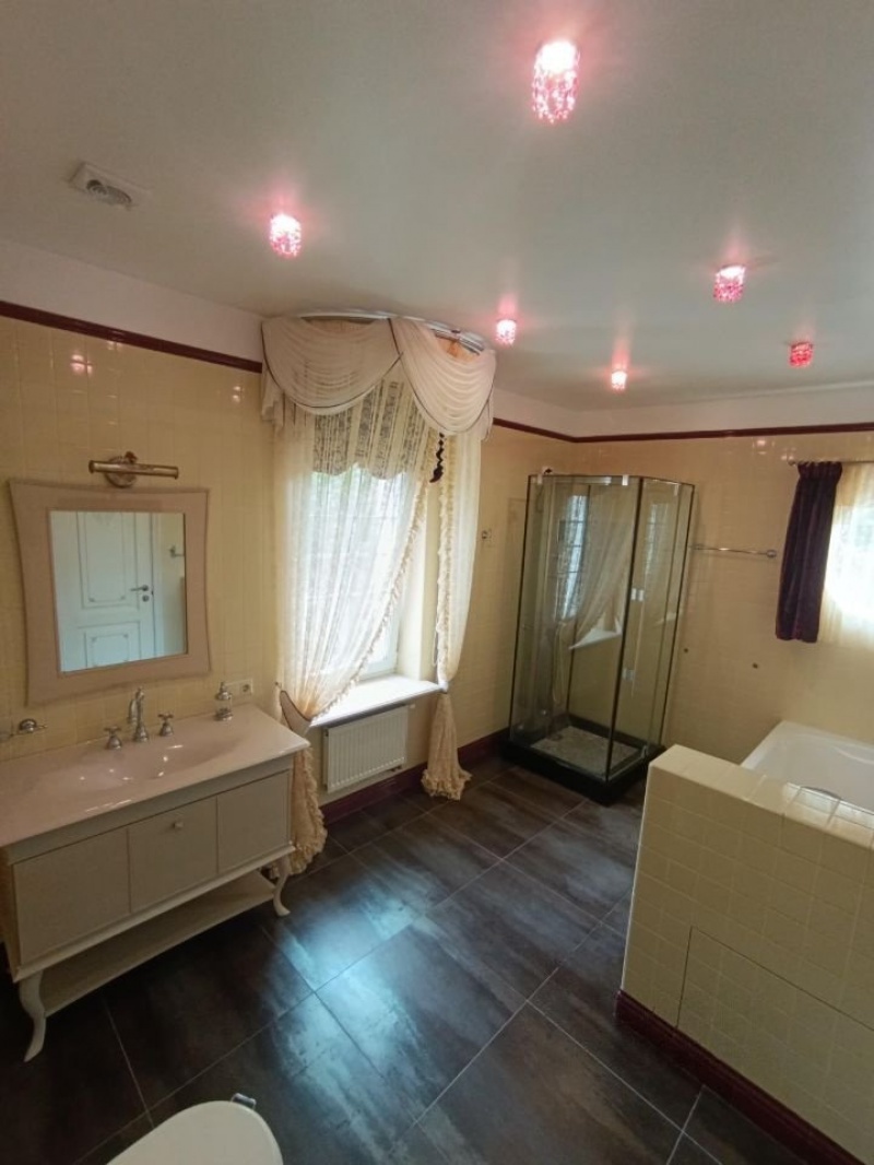 3-этажный коттедж, 420 м²