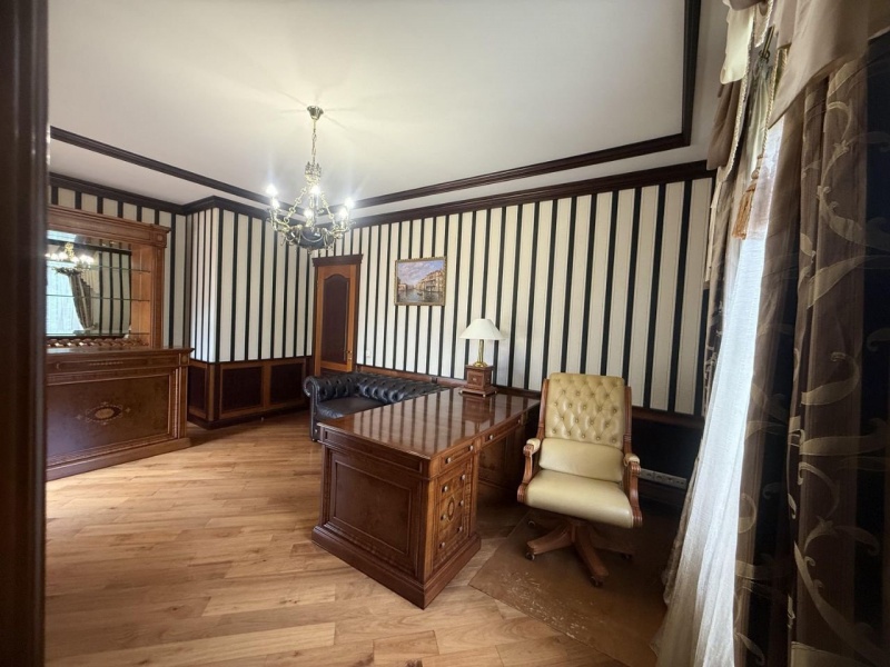 3-этажный коттедж, 420 м²