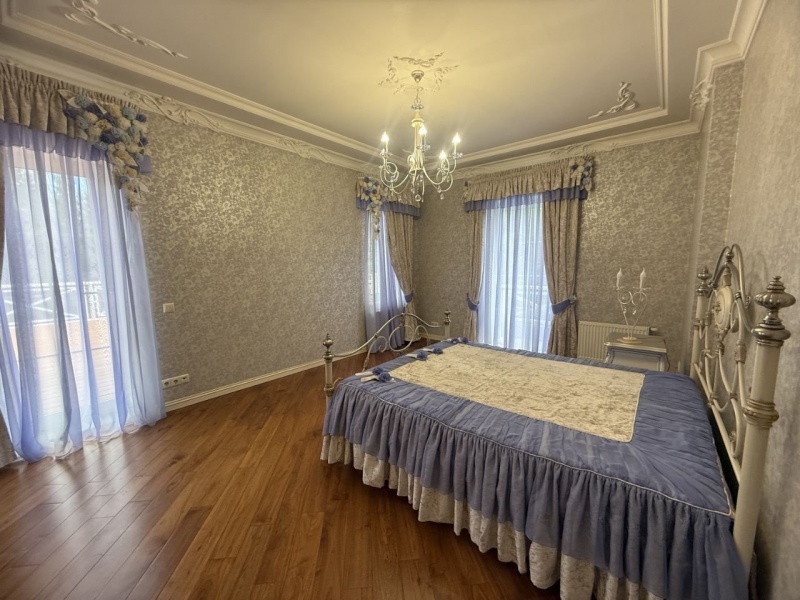 3-этажный коттедж, 420 м²