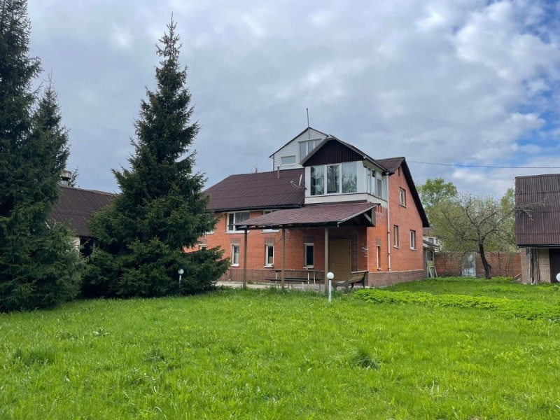 3-этажный дом,300 м²