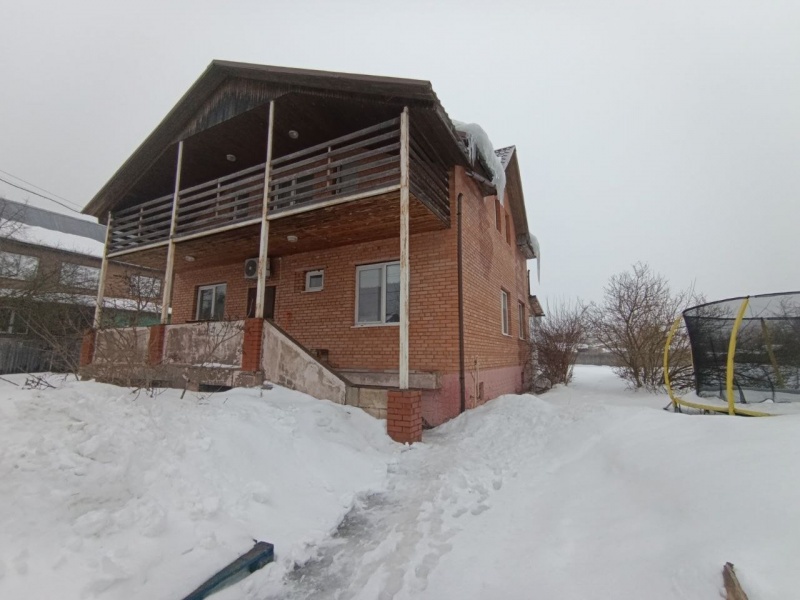 2-этажный коттедж, 215 м²