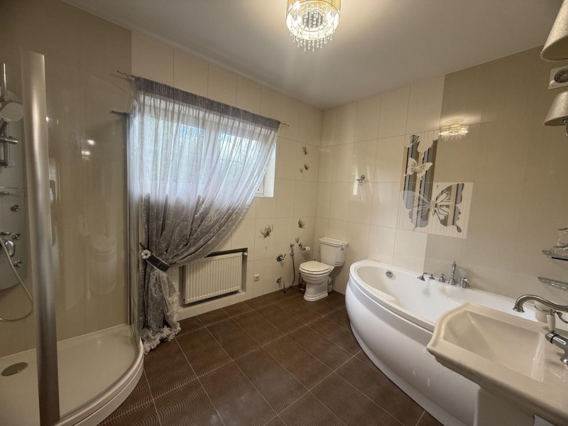 3-этажный коттедж, 420 м²