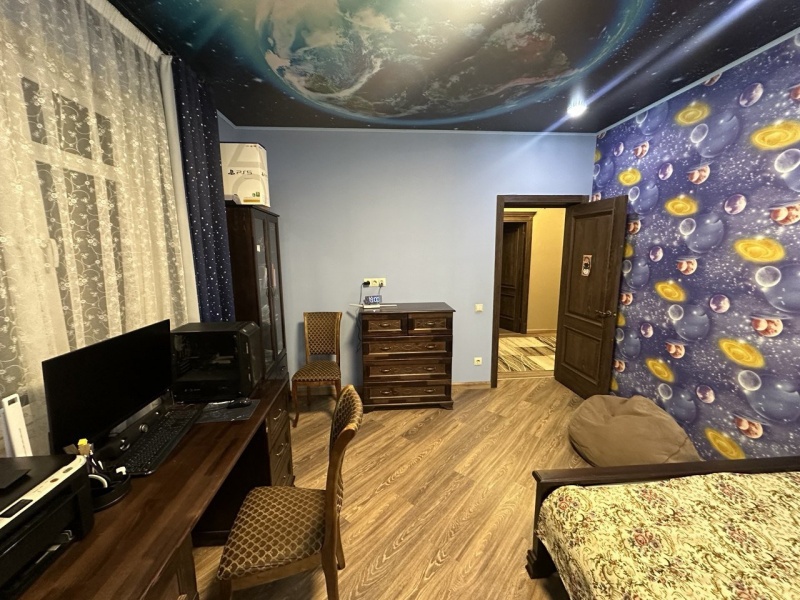 3-этажный коттедж, 250 м²