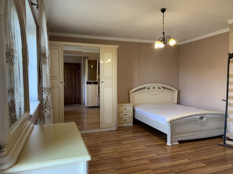 3-этажный дом, 430 м²