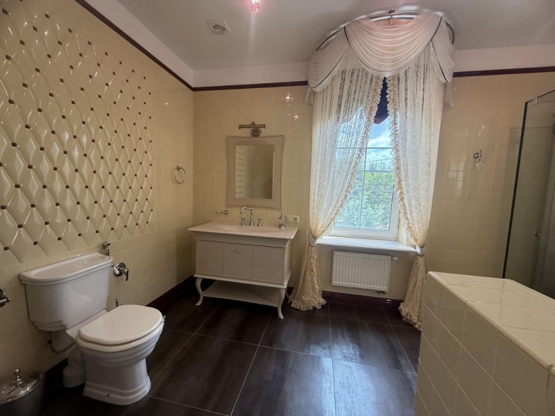 3-этажный коттедж, 420 м²