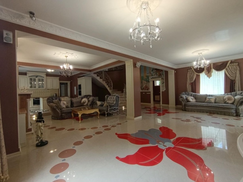 3-этажный коттедж, 420 м²