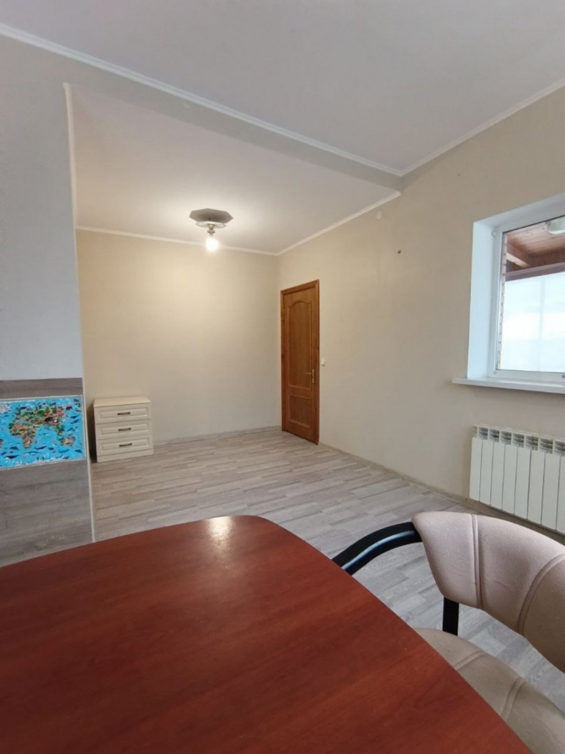2-этажный коттедж, 215 м²