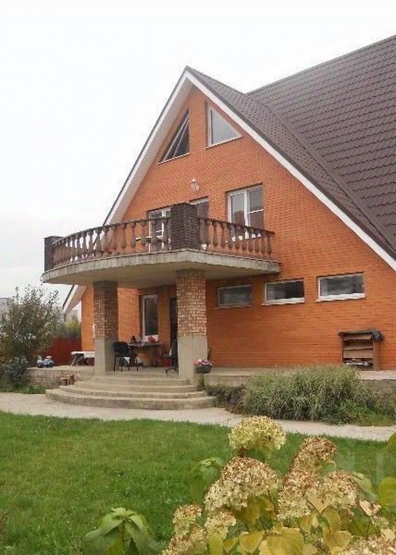 3-этажный дом, 300 м²