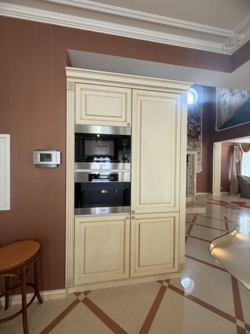 3-этажный коттедж, 420 м²