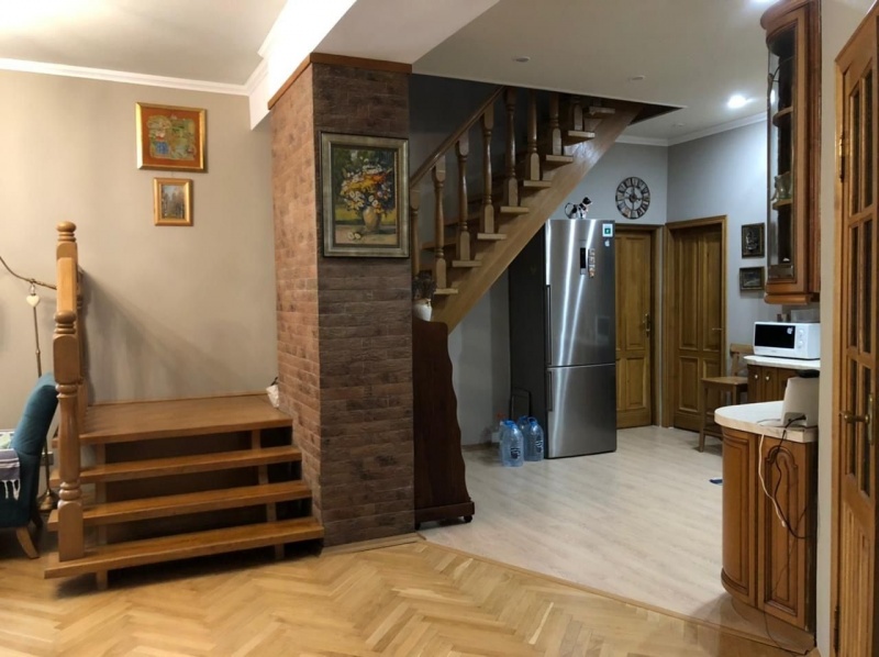 Коттедж, 290 м²