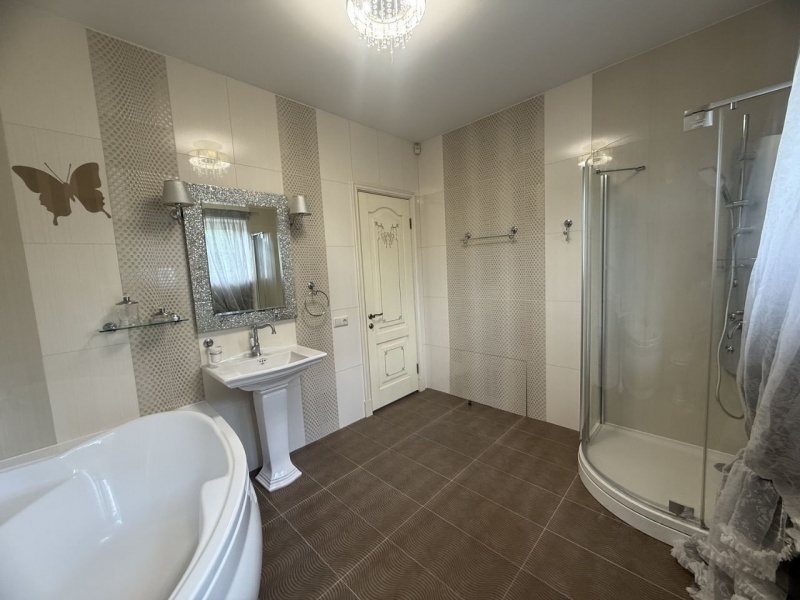 3-этажный коттедж, 420 м²