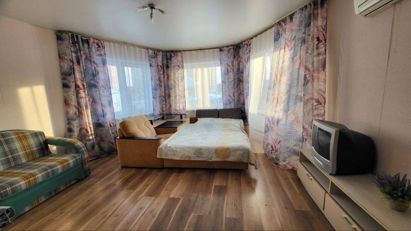 3-этажный дом, 300 м²