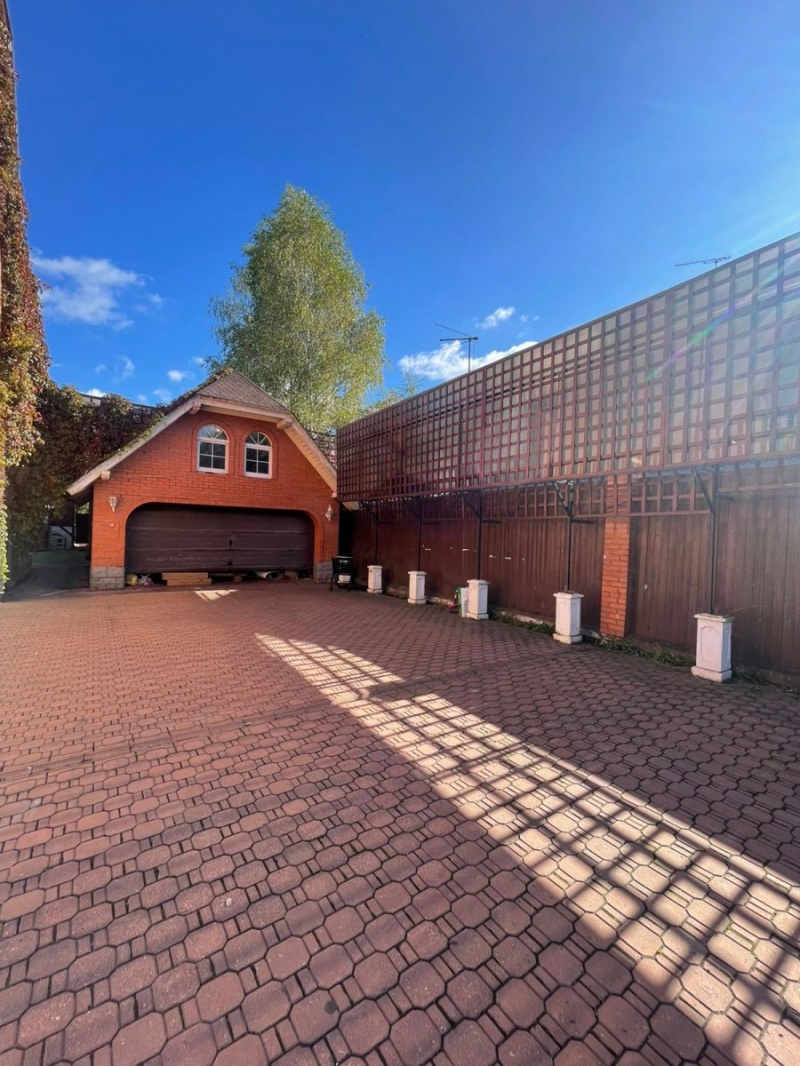 3-этажный дом, 600 м²
