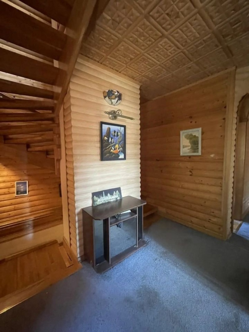 40% часть 3-этажного дома, 300 м²