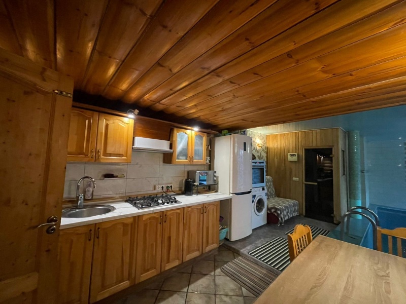 3-этажный дом, 400 м²