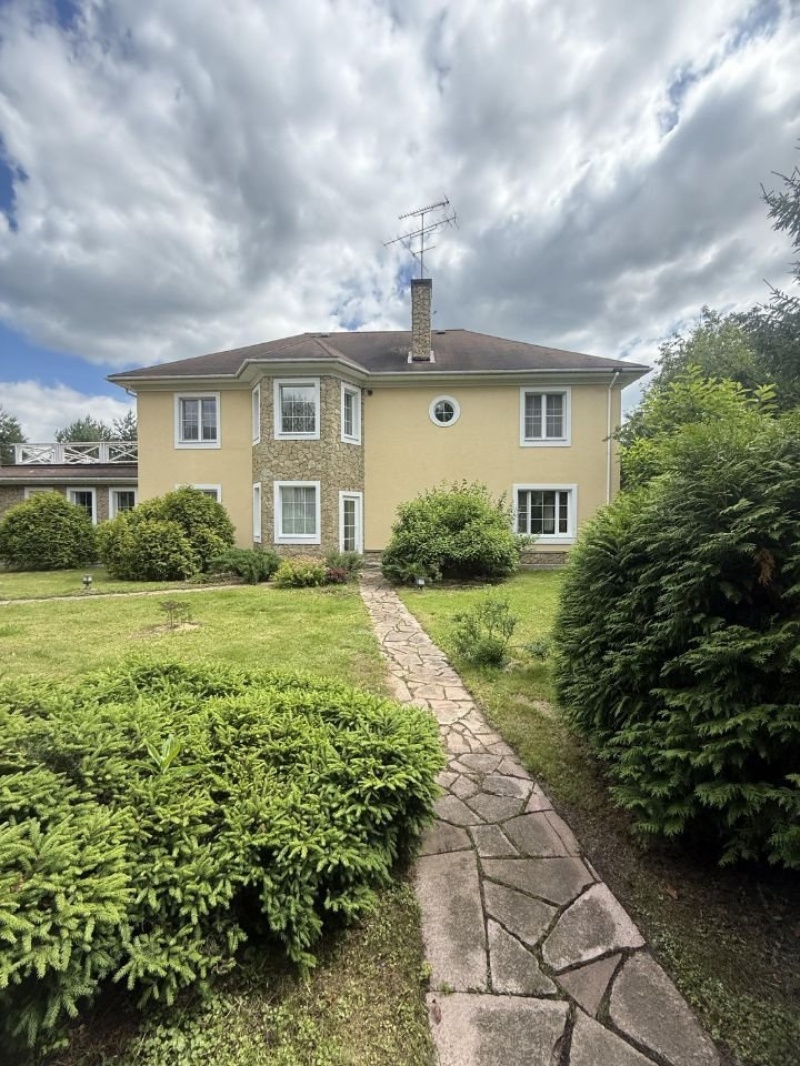 3-этажный коттедж, 420 м²