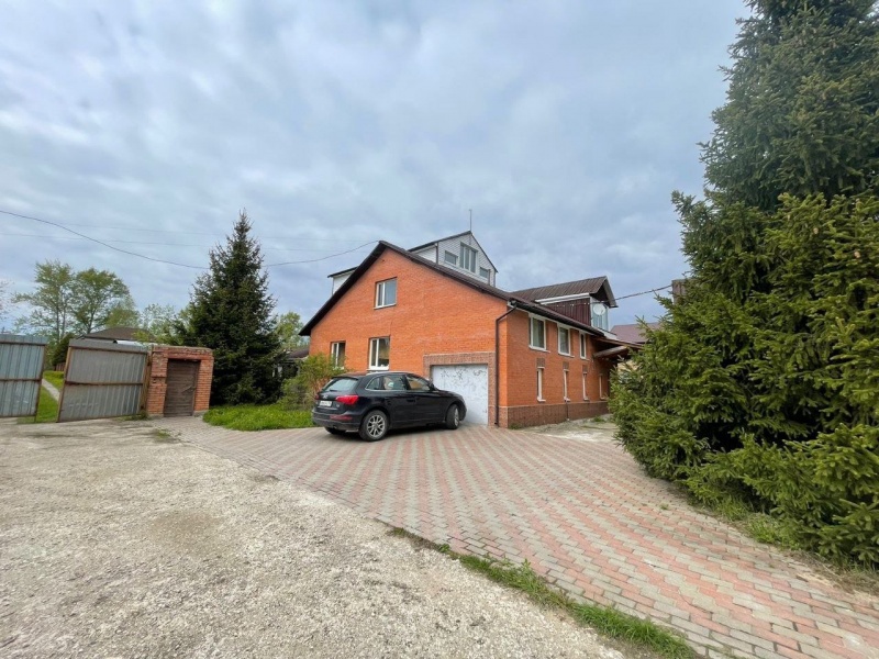 3-этажный дом,300 м²