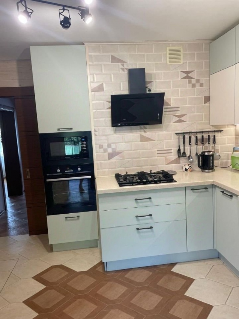 2-этажный коттедж, 170 м²